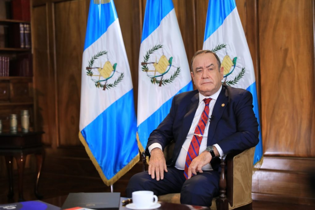Mandatario concluye primer día de entrevistas a aspirantes al cargo de fiscal general y jefe del Ministerio Público