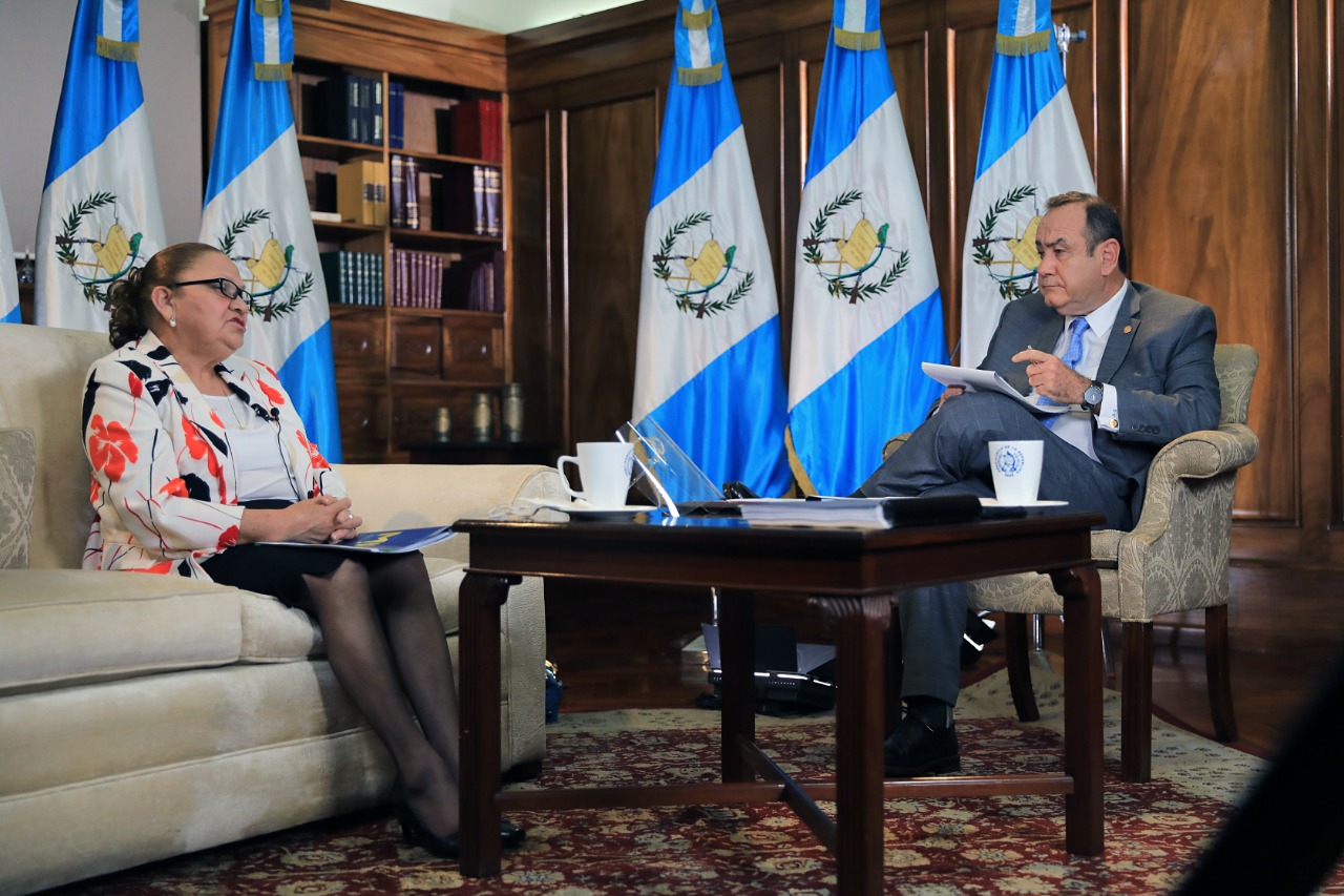 Presidente continúa entrevistas a aspirantes a fiscal general y jefe del MP