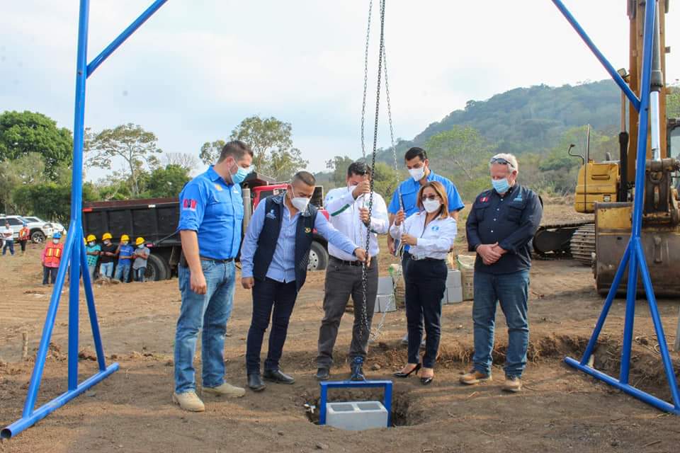 Se inicia construcción de escuela Bicentenario en Pueblo Nuevo Viñas
