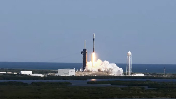 Despega con éxito la primera misión privada espacial a la EEI