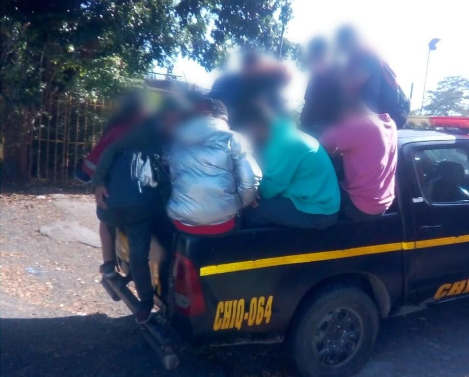 Remiten a Migración a 35 extranjeros localizados en ruta fronteriza de Agua Caliente