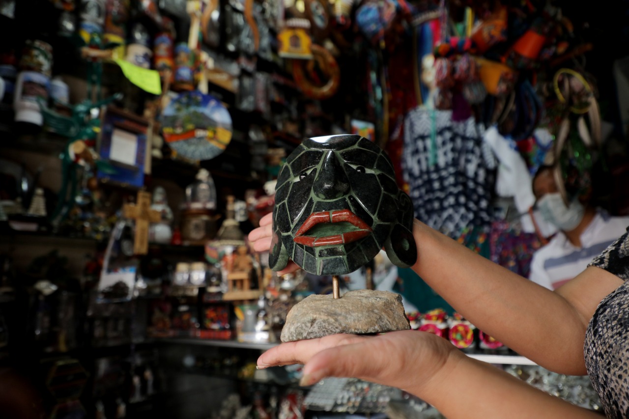 Mercado de Artesanías ofrece diversos productos elaborados por guatemaltecos