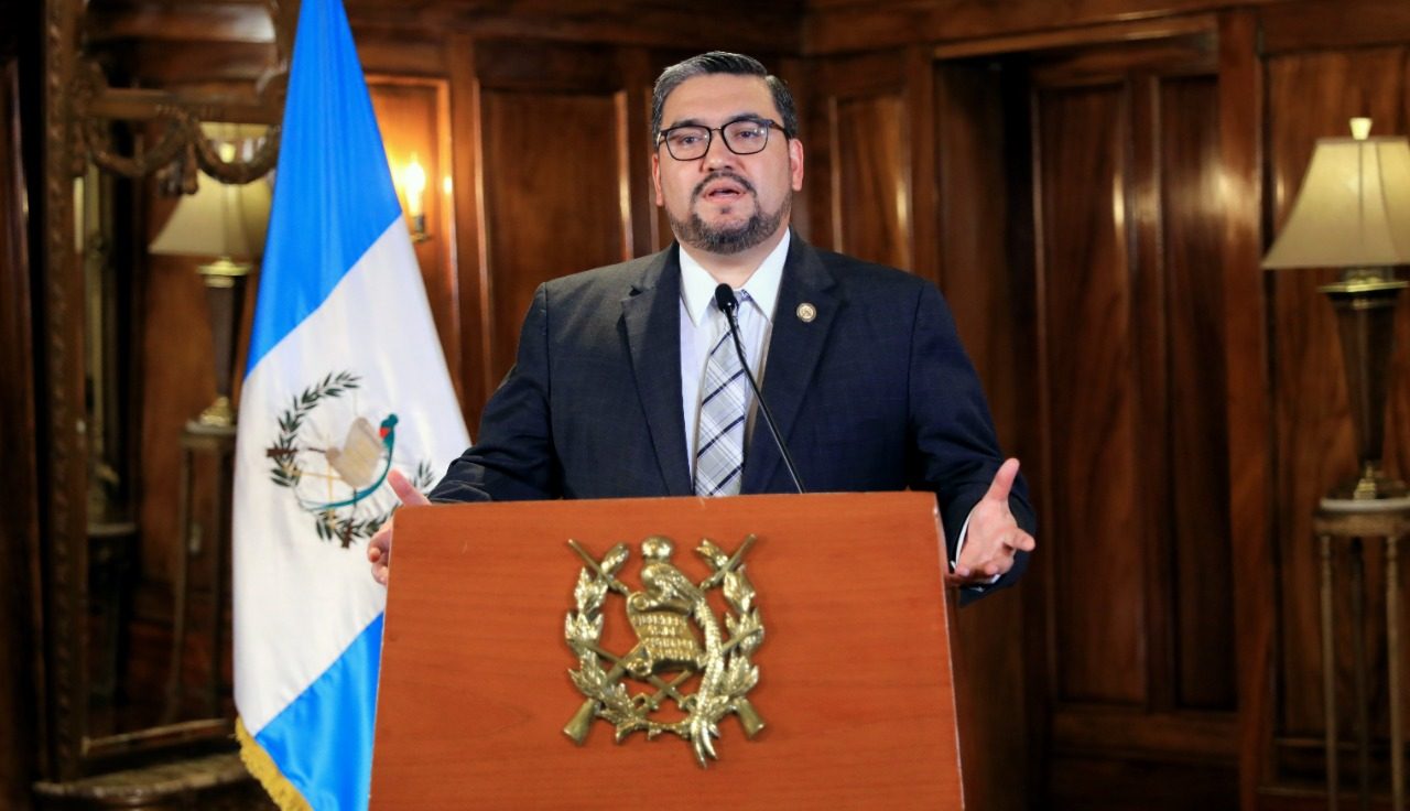 Ejecutivo presenta iniciativa sobre apoyo social temporal a diésel y gasolinas superior y regular