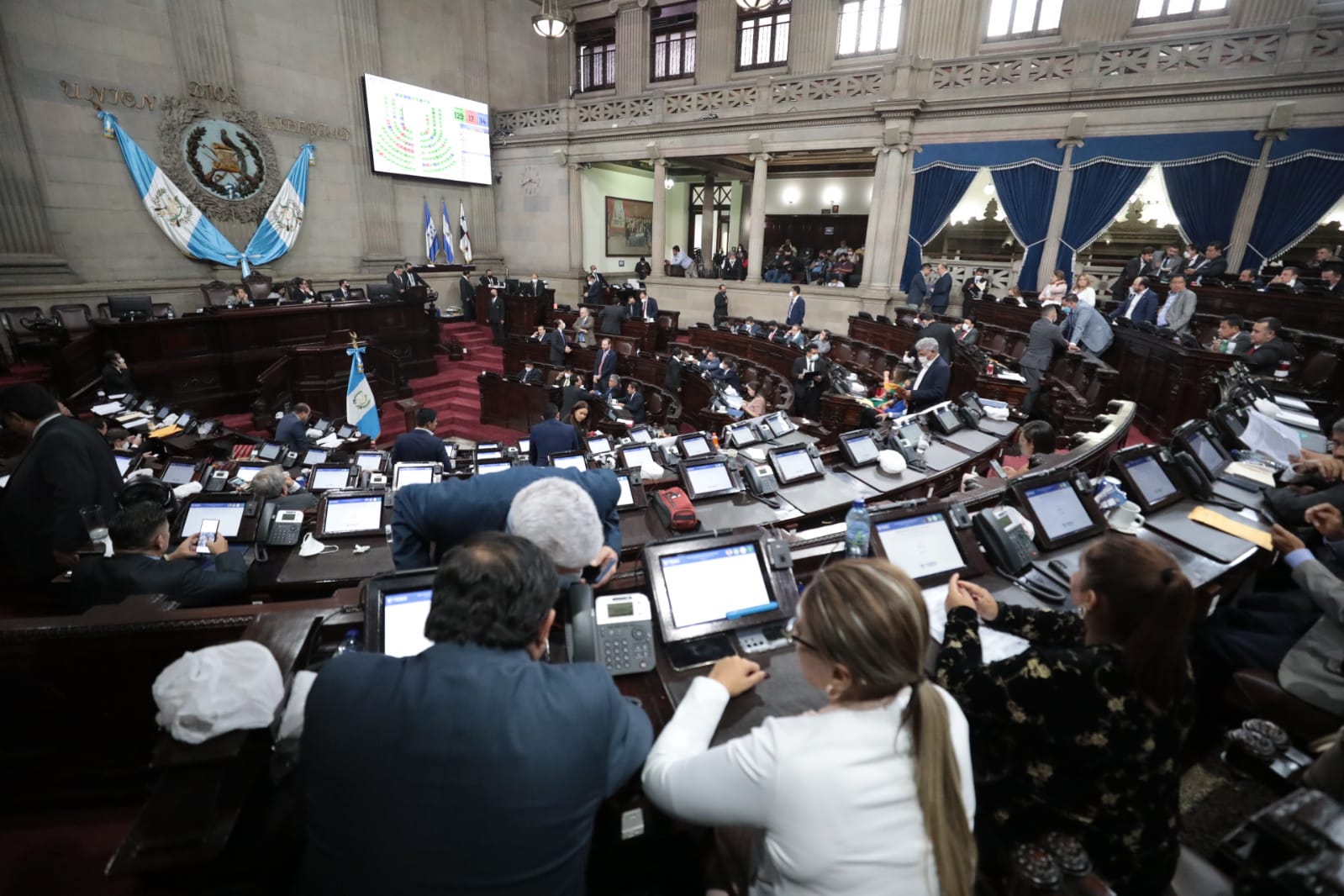 Aprueban reformas a la ley que brinda apoyo social a consumidores de combustibles