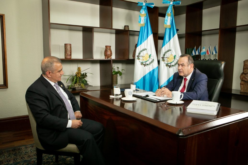 Mandatario concluye diálogos con aspirantes a fiscal general y jefe del Ministerio Público