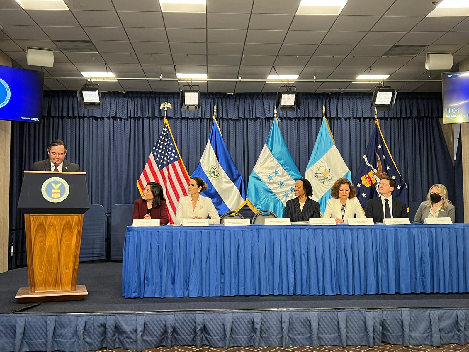 Renuevan acuerdo sobre protección de derechos laborales a connacionales en Estados Unidos