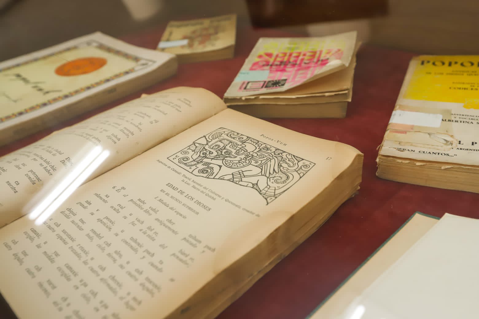 Conmemoran el 50 aniversario del Popol Vuh como Libro Nacional de Guatemala