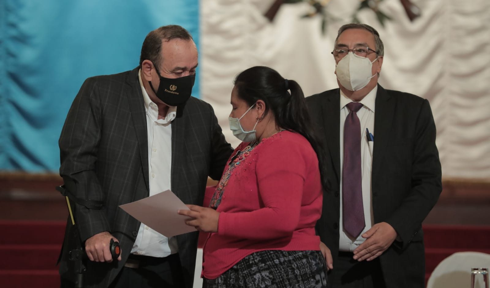 Gobierno inicia trasladado de trabajadores de Salud por contrato a renglón permanente