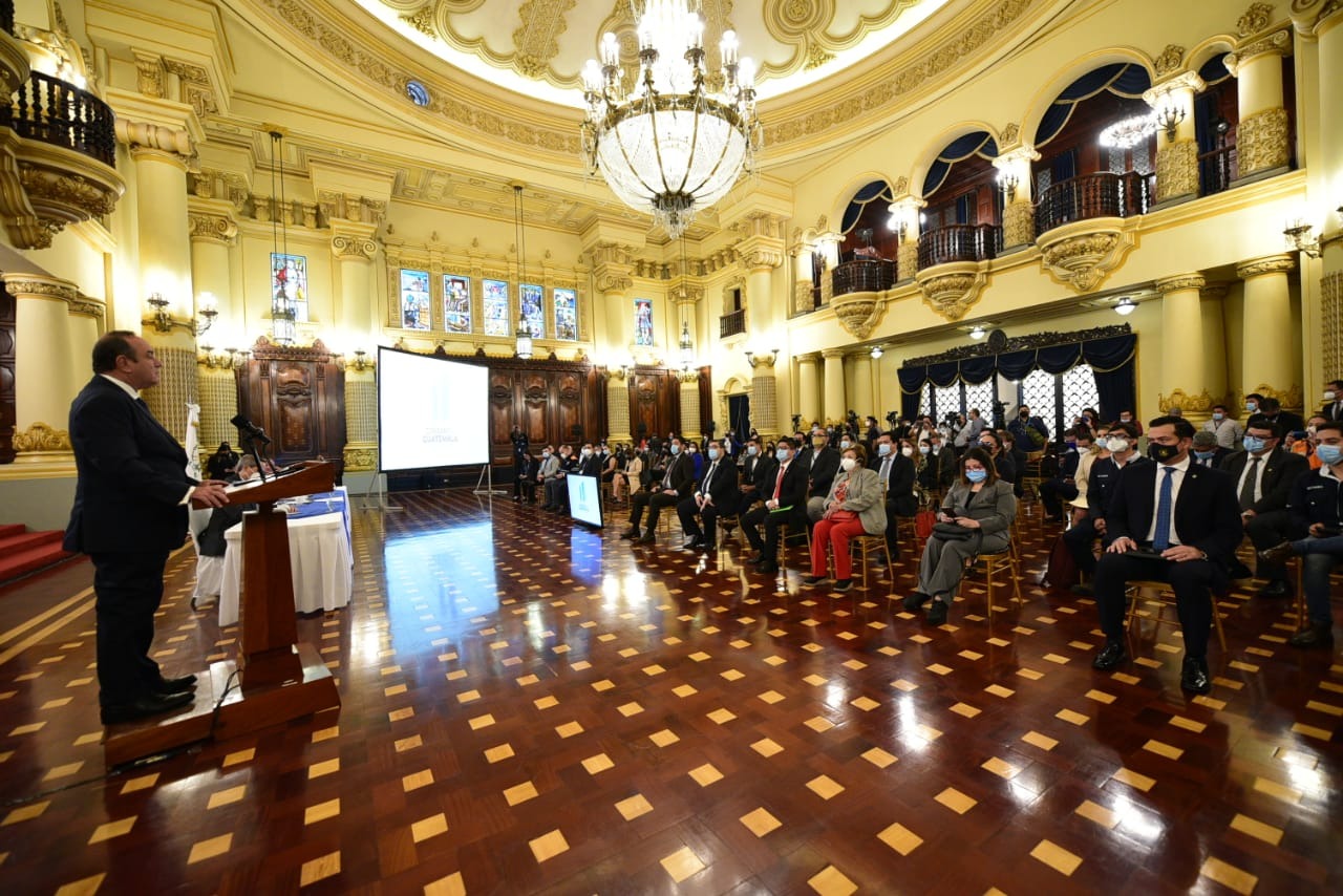 PRESIDENTE PARTICIPA EN LANZAMIENTO DE PLAN DE DESCARBONIZACIÓN