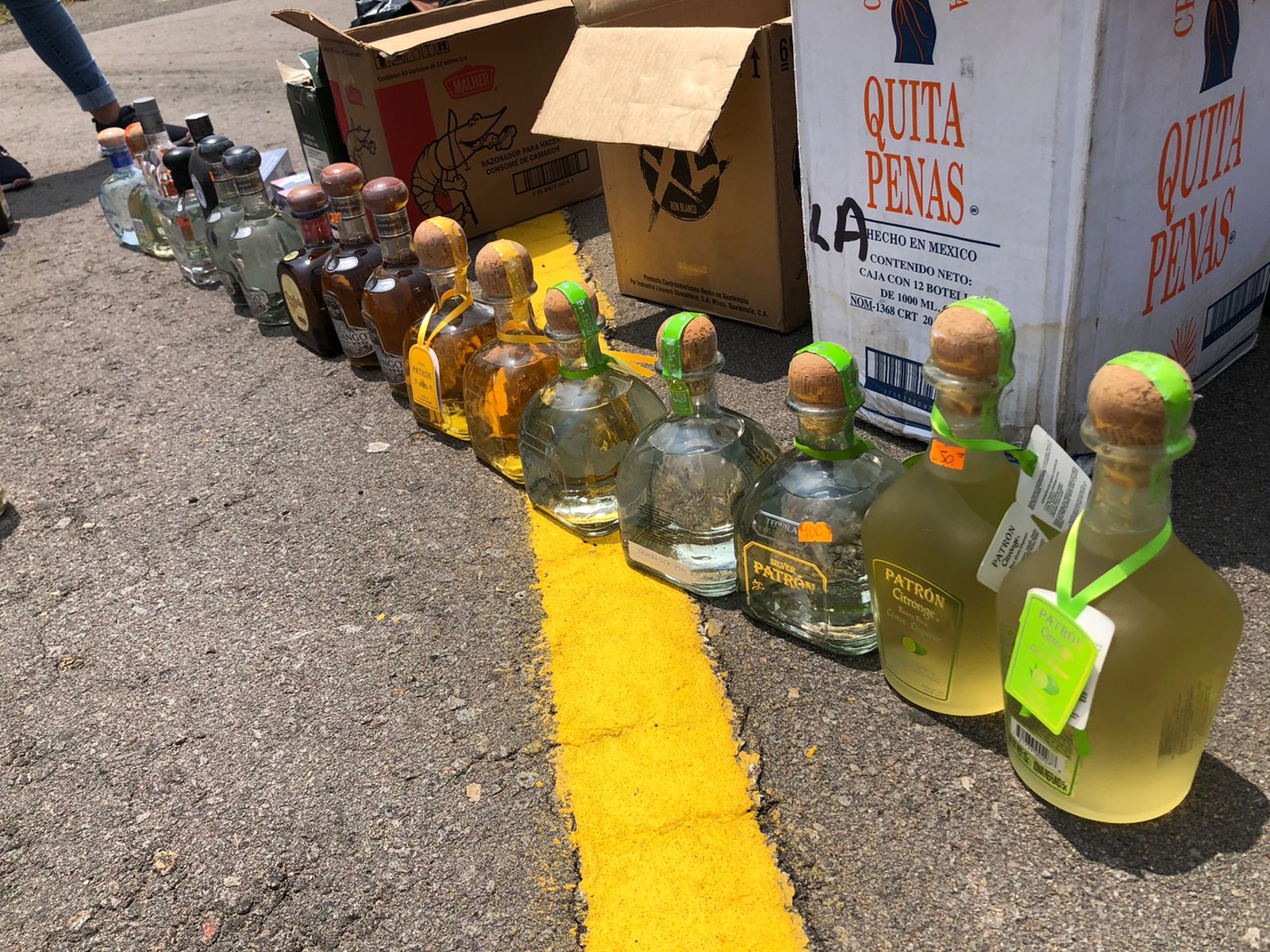 Incautan licor y cigarrillos de contrabando