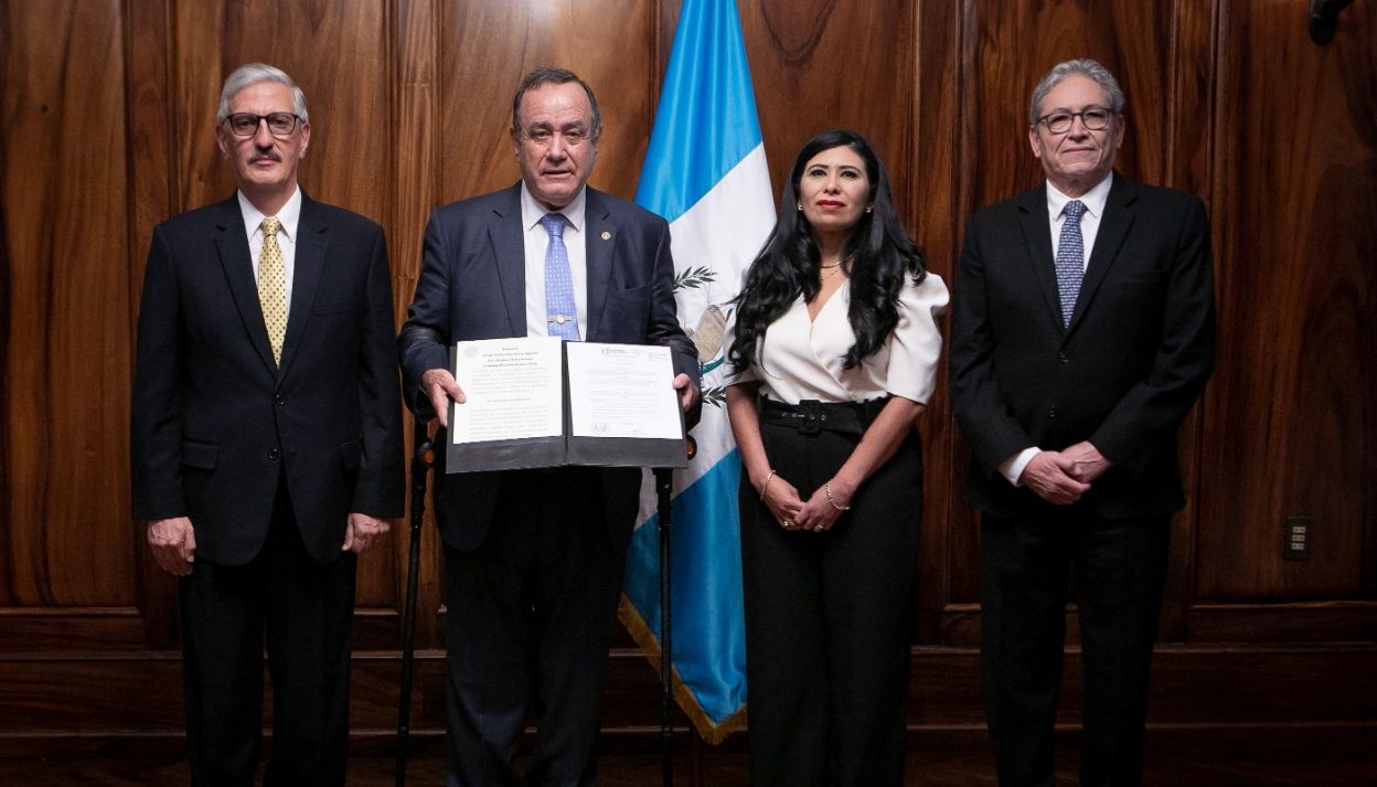 NUEVOS DIRECTIVOS DE LA COMISIÓN NACIONAL DE ENERGÍA ELÉCTRICA