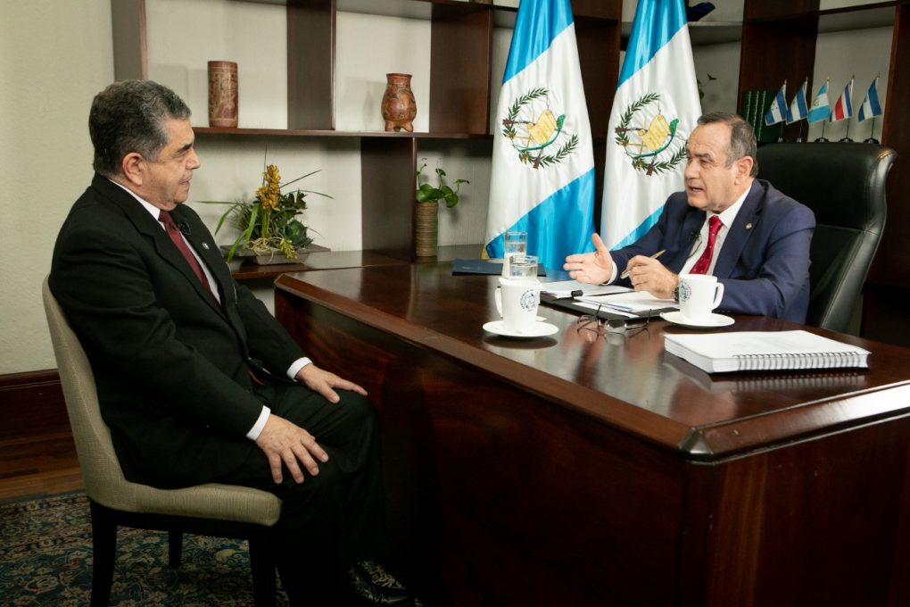 Presidente continúa diálogos con aspirantes a fiscal general y jefe del Ministerio Público