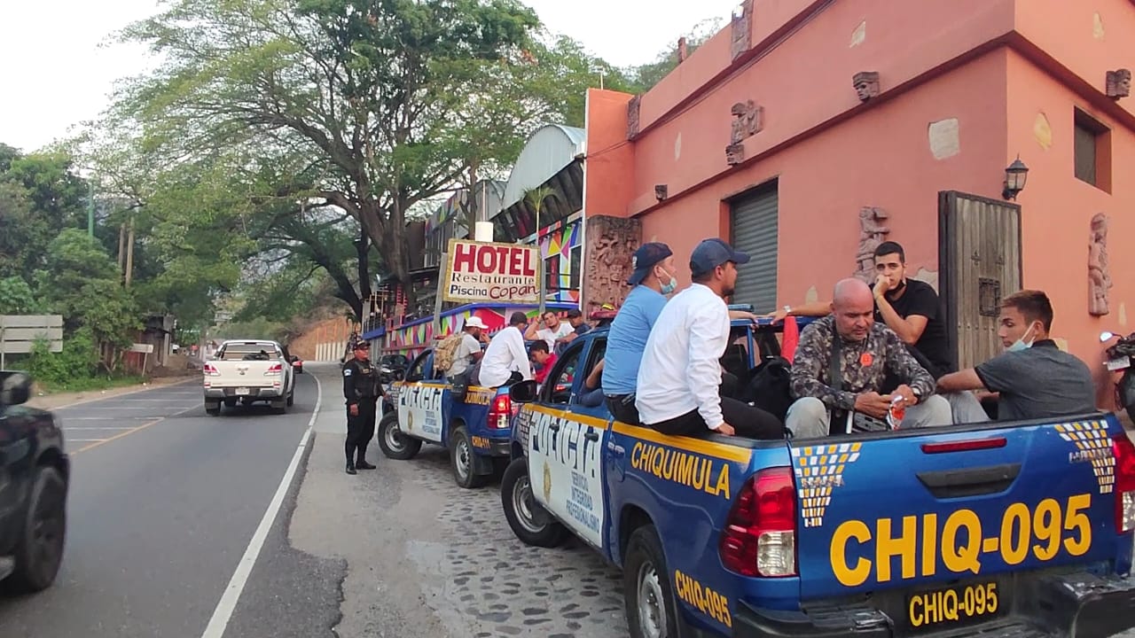 Remiten a Migración a grupo de 17 venezolanos