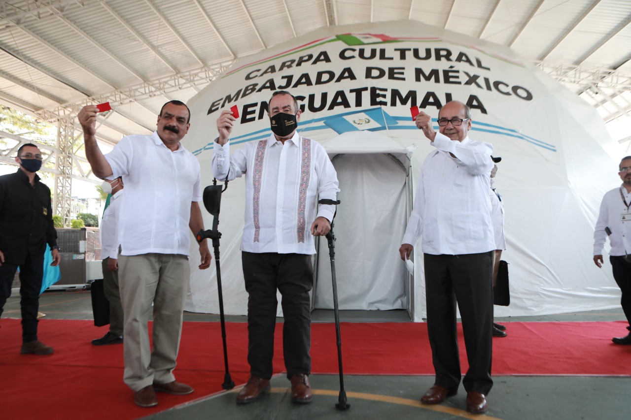 Inauguran en Palencia la Carpa Cultural de la Embajada de México