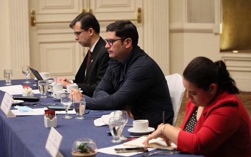 Presentan propuesta de programa Educa Emprende