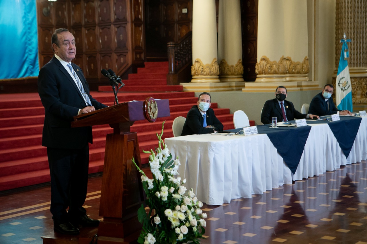 Presidente Alejandro Giammattei anuncia centro de trasplantes