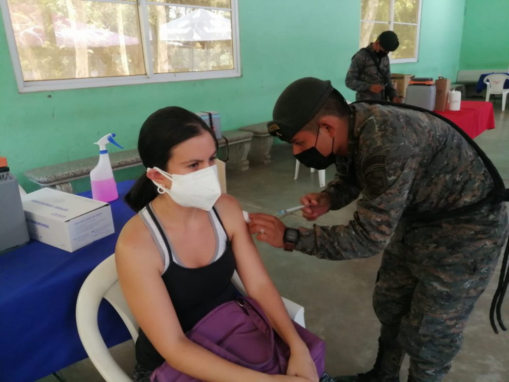 Primera Brigada de Infantería Mariscal Zavala apoya en jornada de vacunación contra el COVID-19