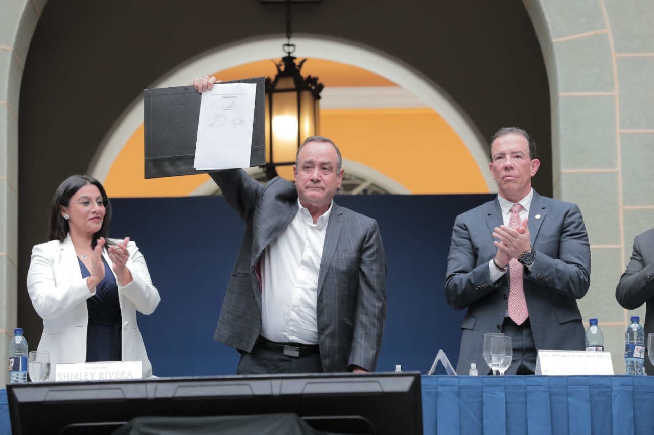 Presidente Giammattei sanciona Ley de Interés Preferencial para Facilitar el Acceso a la Vivienda Social