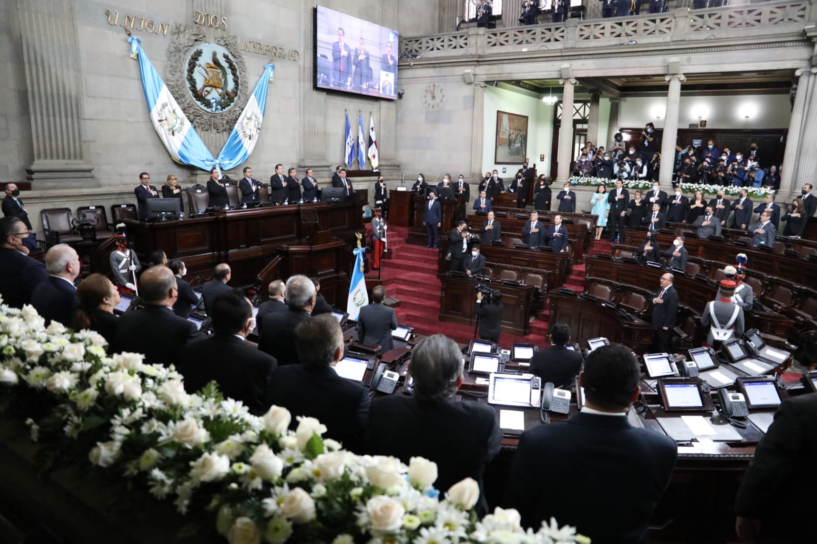 Se conmemoran 37 años de la promulgación de la Constitución