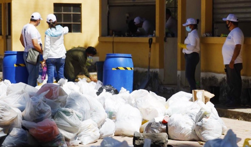 Personal municipal de Baja Verapaz se capacita en normativas ambientales