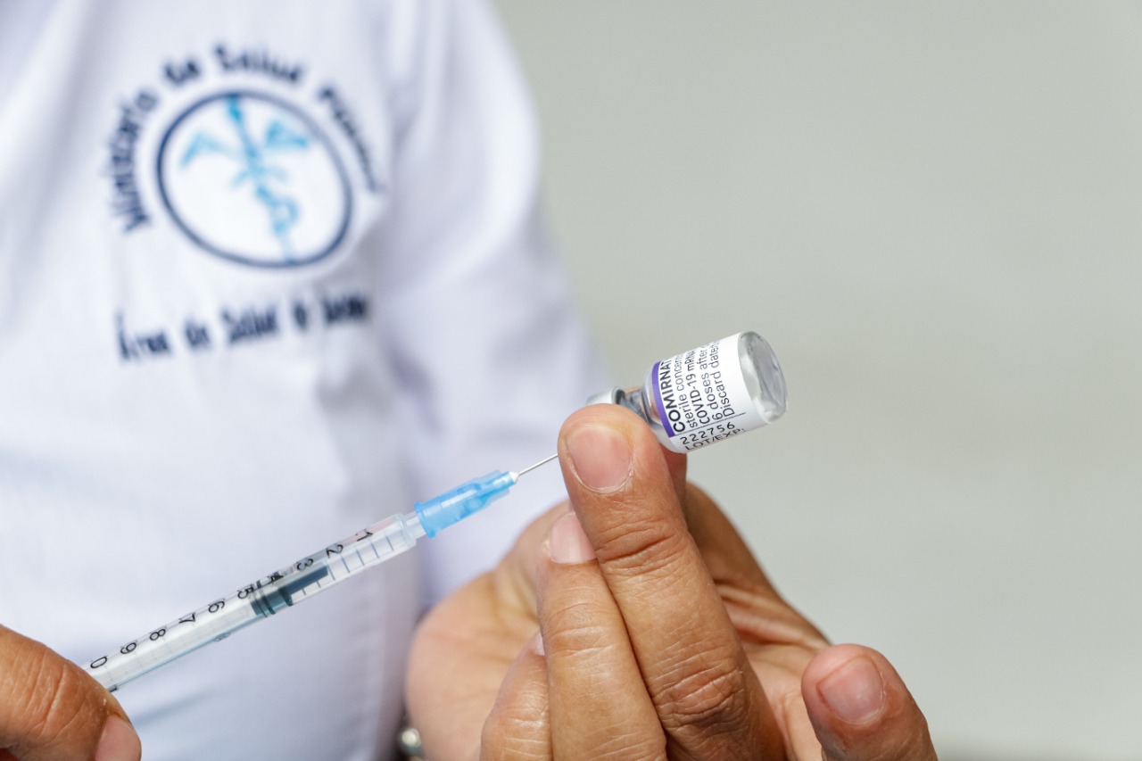 Vacunación contra el COVID-19 fundamental para combatir la pandemia