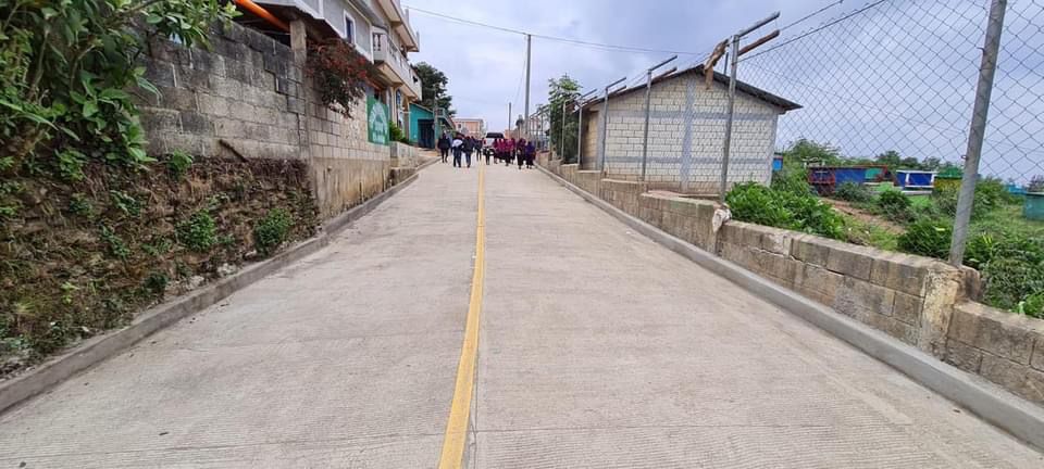 Mejoramiento de camino rural favorece el desarrollo de San Juan Atitán
