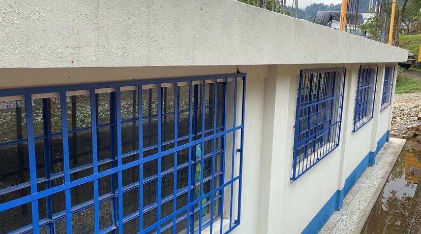Ampliación de escuela primaria favorece a niñez de Momostenango