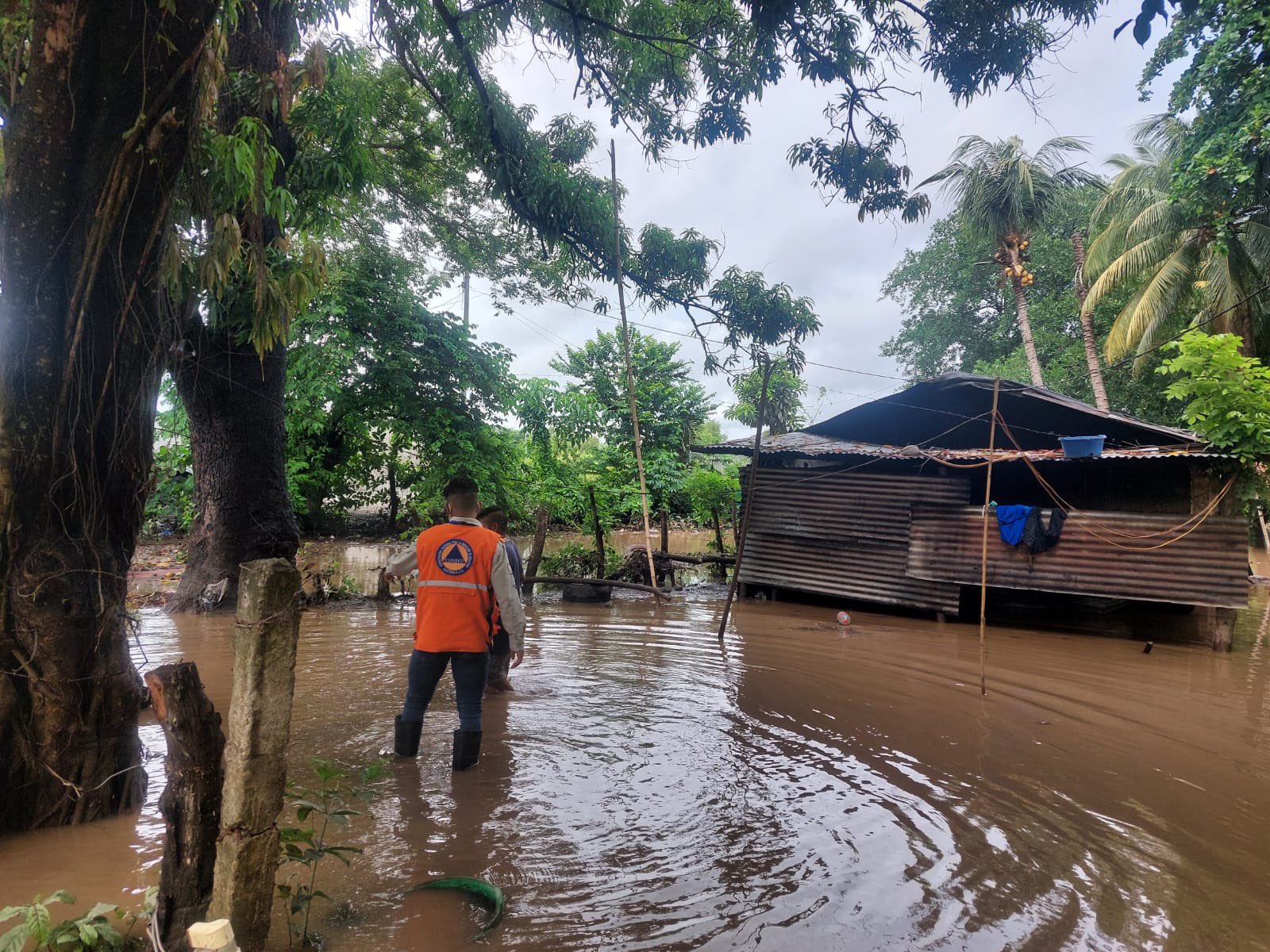 Conred brinda asistencia por incidentes registrados por lluvias en las últimas horas