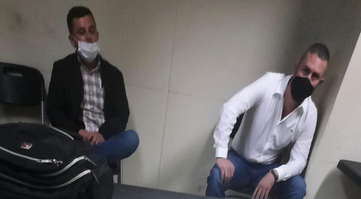 Agentes antinarcóticos detienen a dos mexicanos con orden de extradición