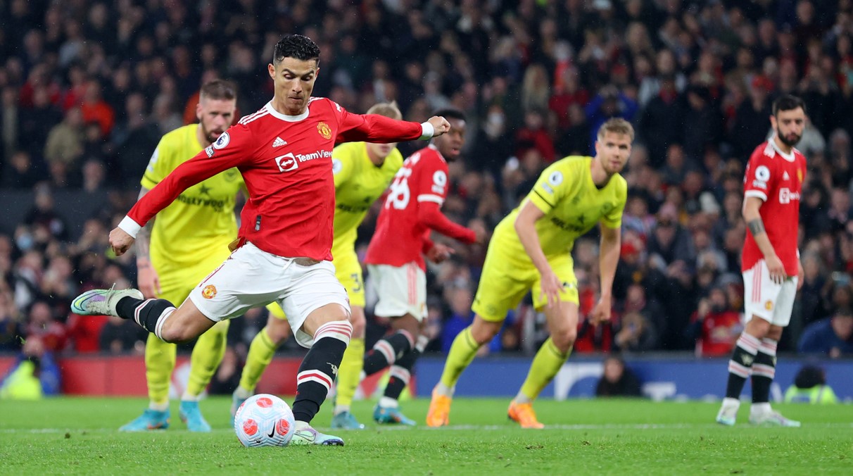 Gana Manchester United y continúa su lucha por llegar a Europa League
