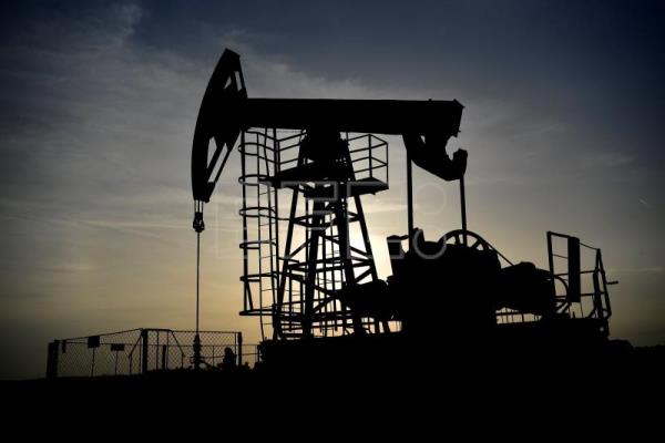 El petróleo de Texas cierra en 103.09 dólares el barril