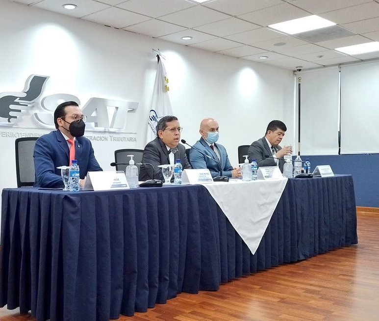 Brindan detalles sobre intervención de empresa importadora de ropa y calzado