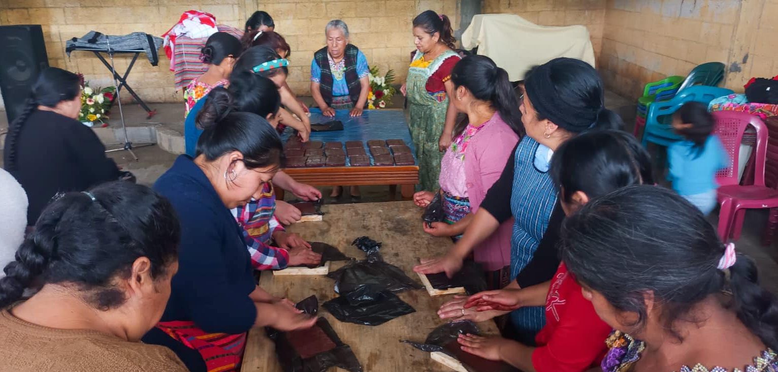 Fortalecen capacidades de mujeres emprendedoras de Cantel