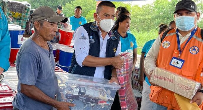 Gobierno asiste a familias afectadas por las lluvias en Guazacapán
