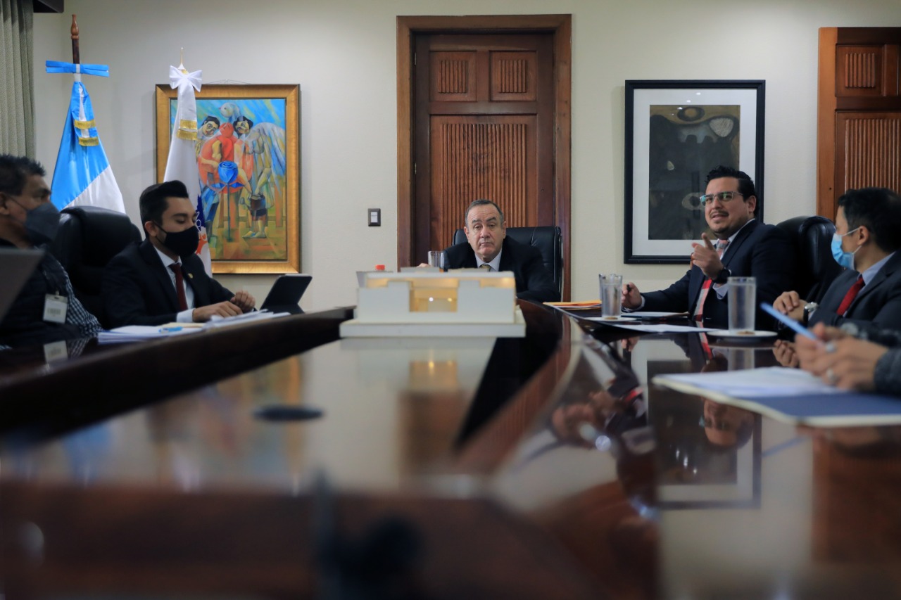 Presidente da seguimiento a avances de programas del Ministerio de Trabajo