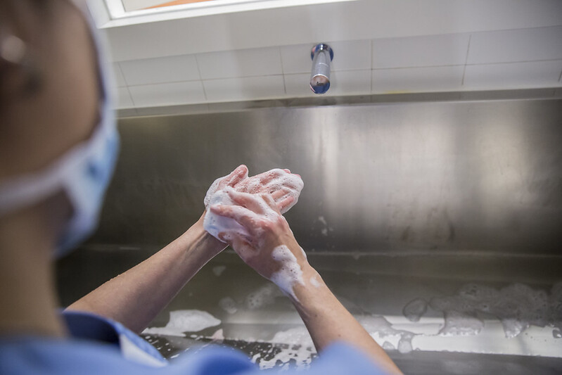 Promueven prevención de “Helicobacter pylori” con higiene en alimentos y agua