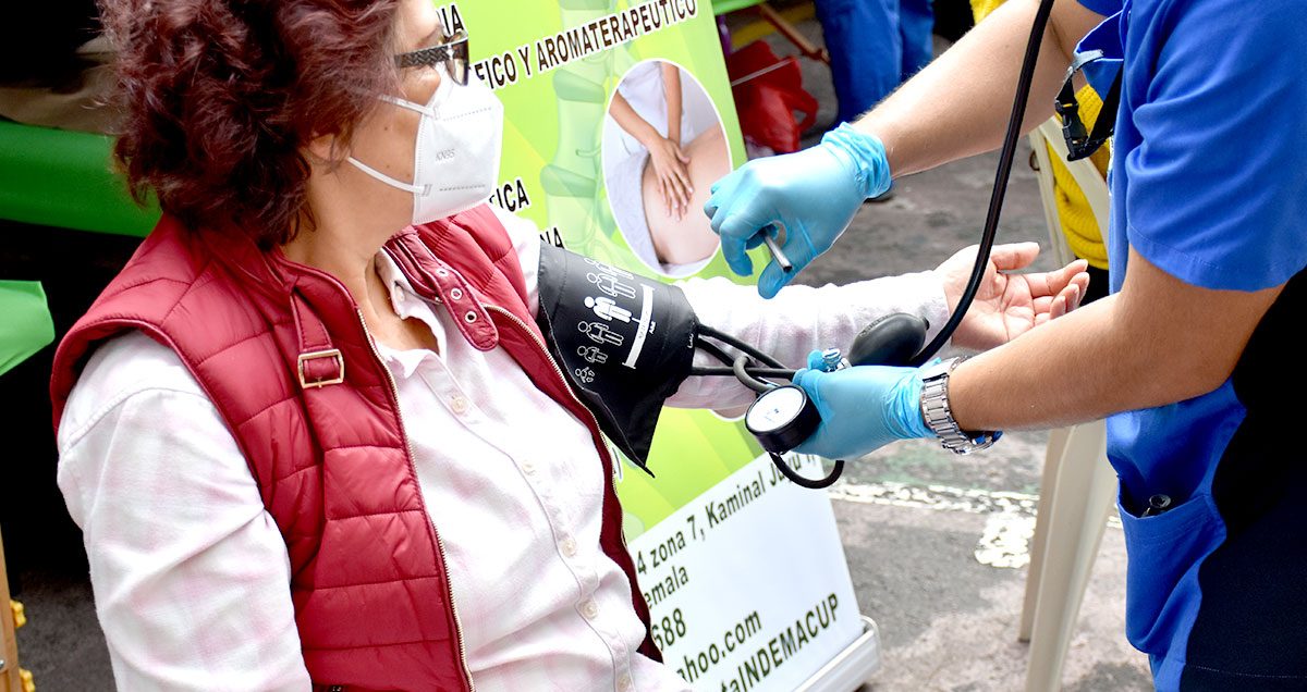 Llevan a cabo jornada integral de salud para mujeres en Jutiapa