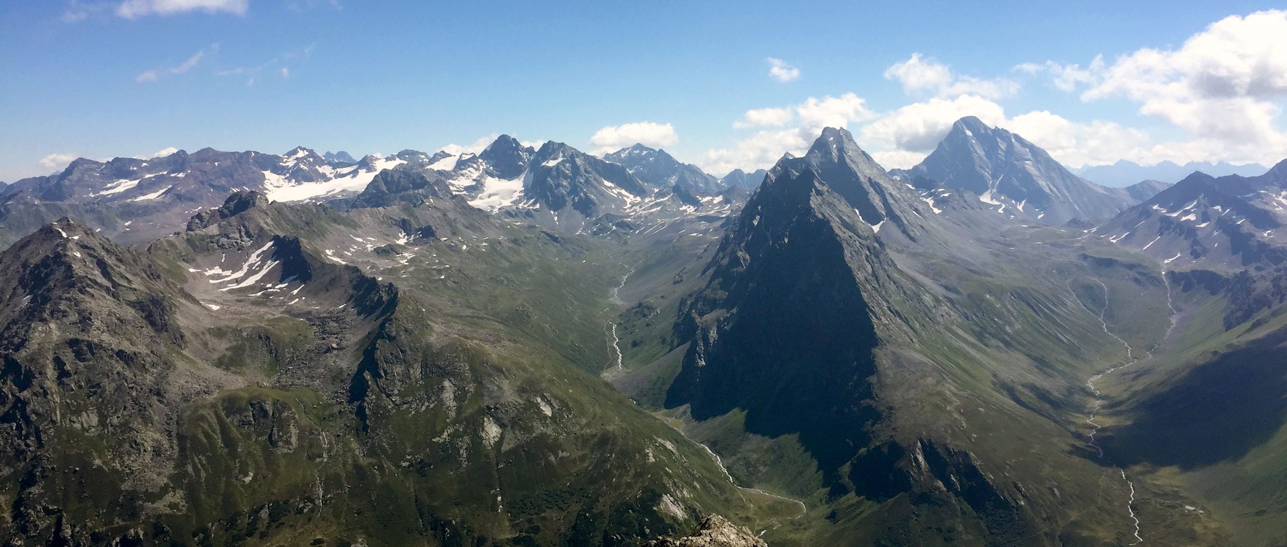 Calentamiento global deja unos Alpes más verdes y con menos nieve