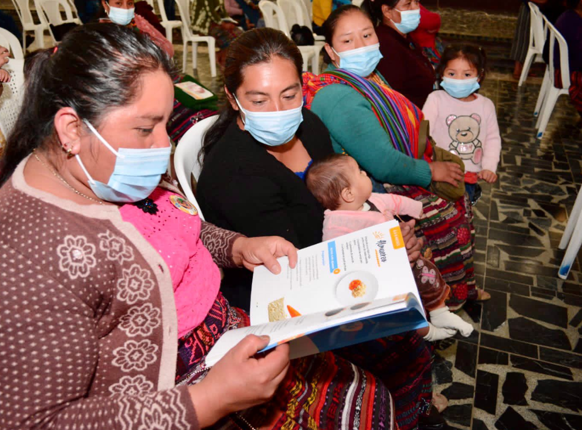 Presentan recetario para buena alimentación de niños y niñas en Sacatepéquez