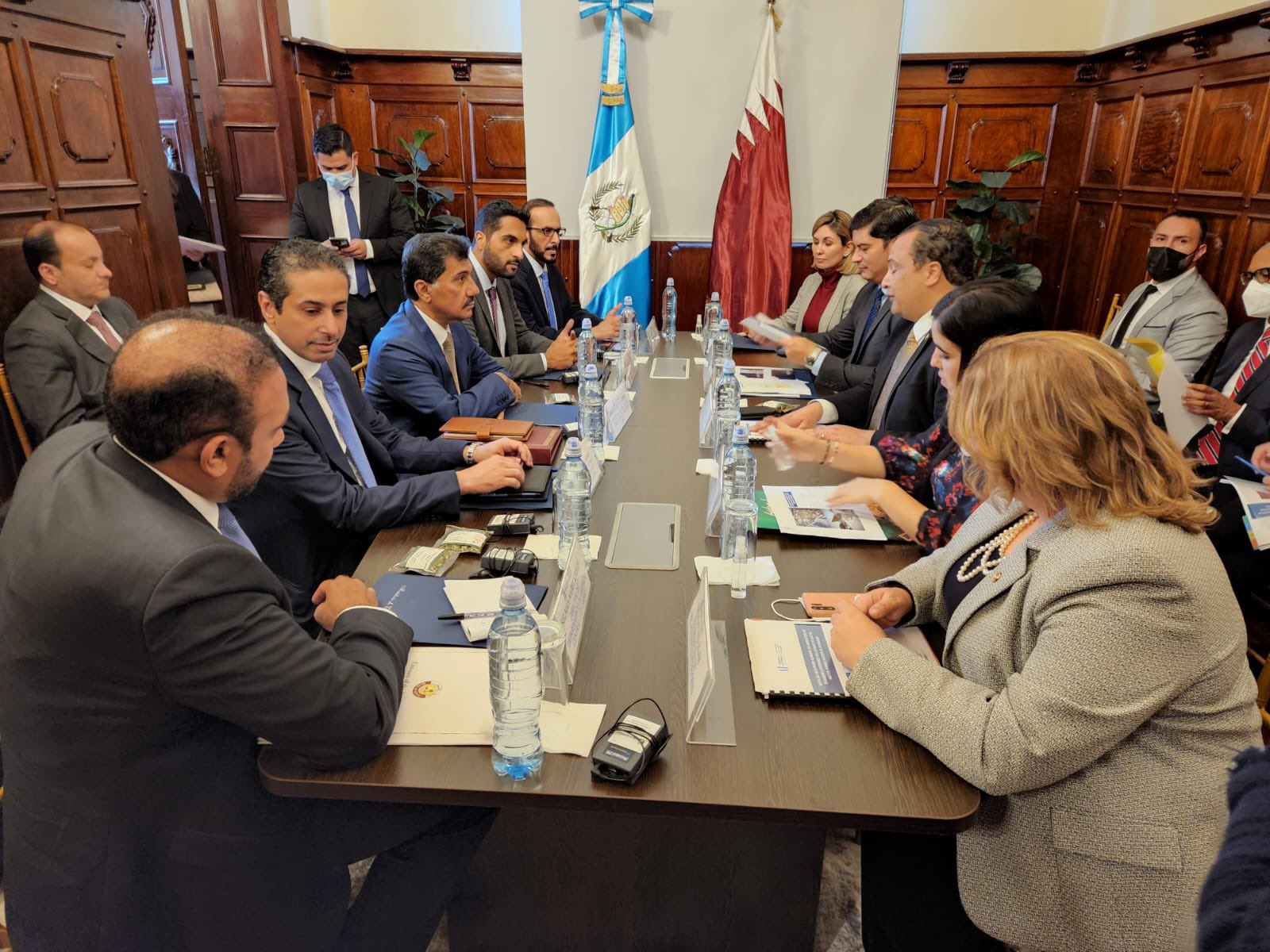 Delegación oficial de Qatar visita Guatemala para fortalecer las relaciones de inversión