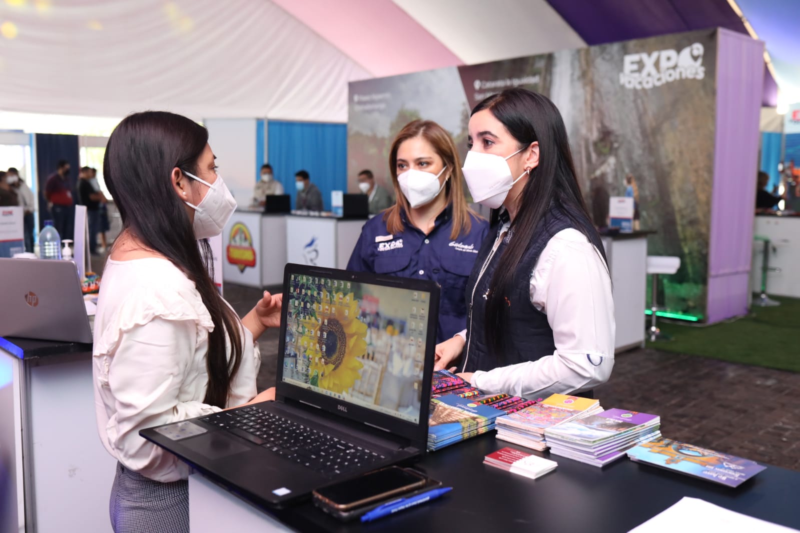 Feria ExpoVacaciones, en Ciudad Cayalá promueve el turismo interno.