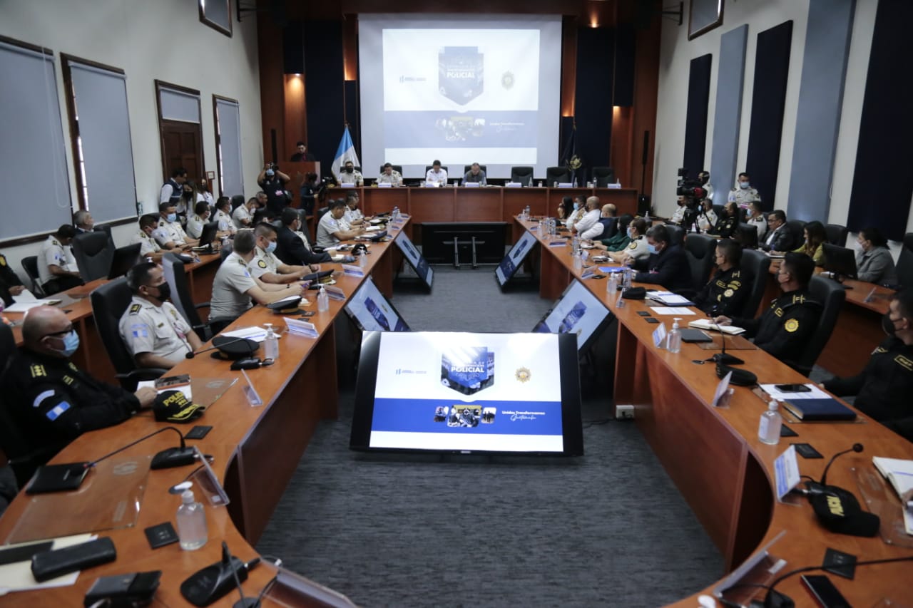 Mingob brinda detalles de Estrategia de Transformación Policial