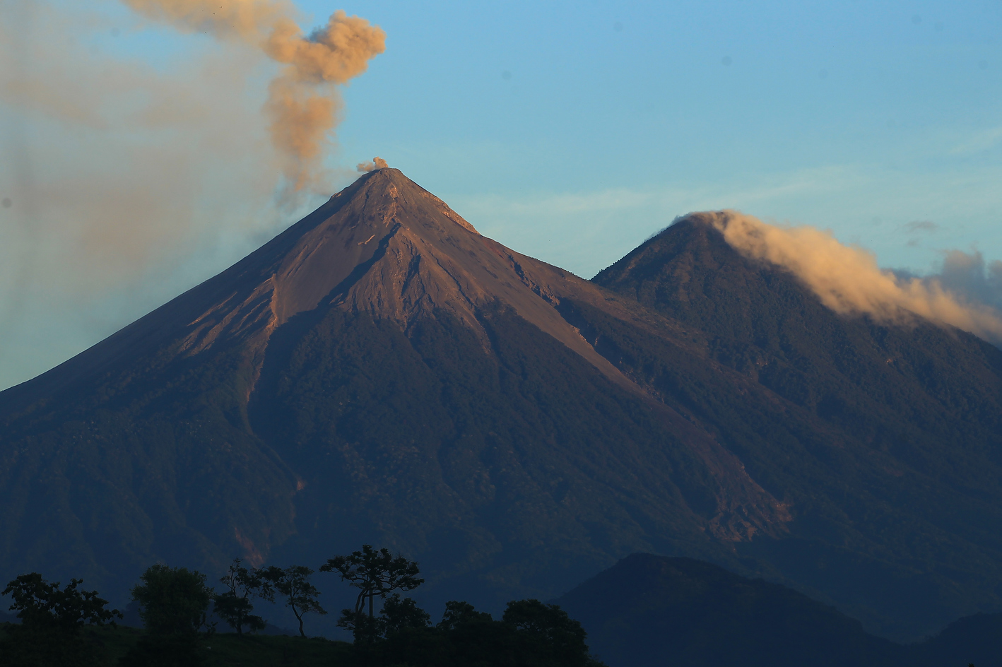 Guatemala, bañada de montañas y volcanes