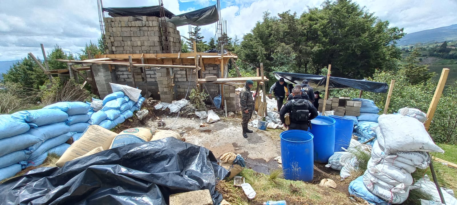 Estado de sitio: Plantaciones ilícitas y un puesto de tiro localizados en patrullajes
