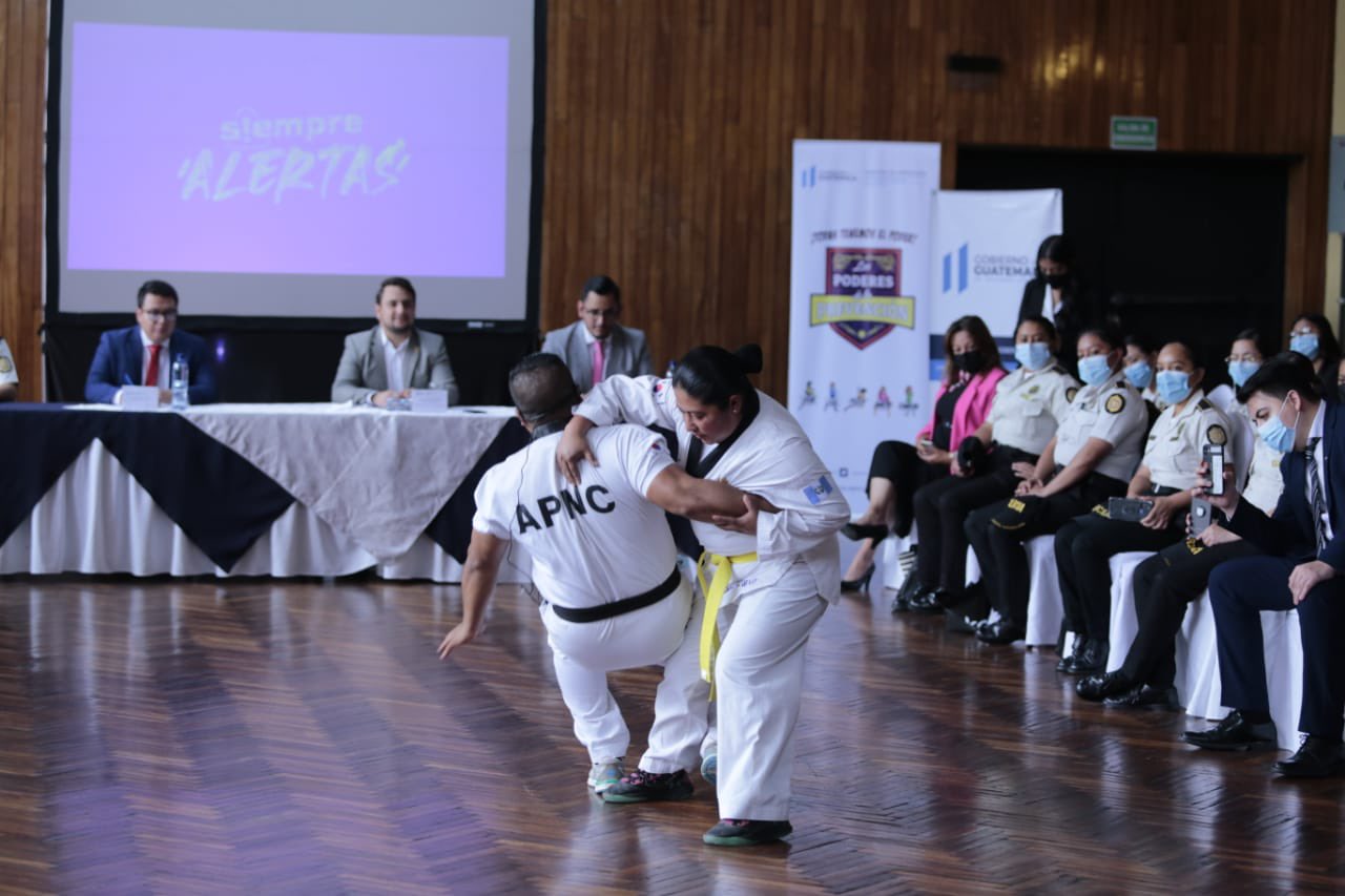 Lanzan campaña para empoderar a mujeres