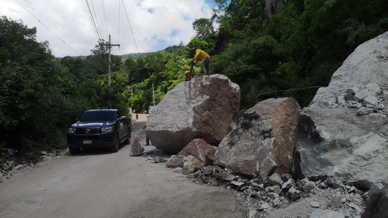 Atienden a más de 60 personas afectadas por lluvias en las últimas horas