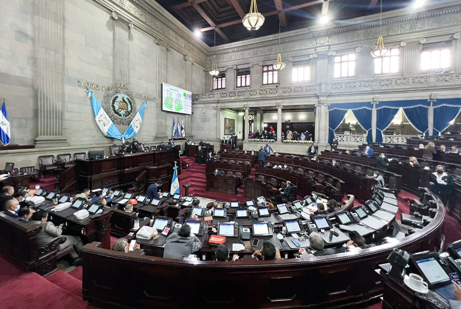 Congreso aprueba ley que fomenta trabajo temporal en el extranjero