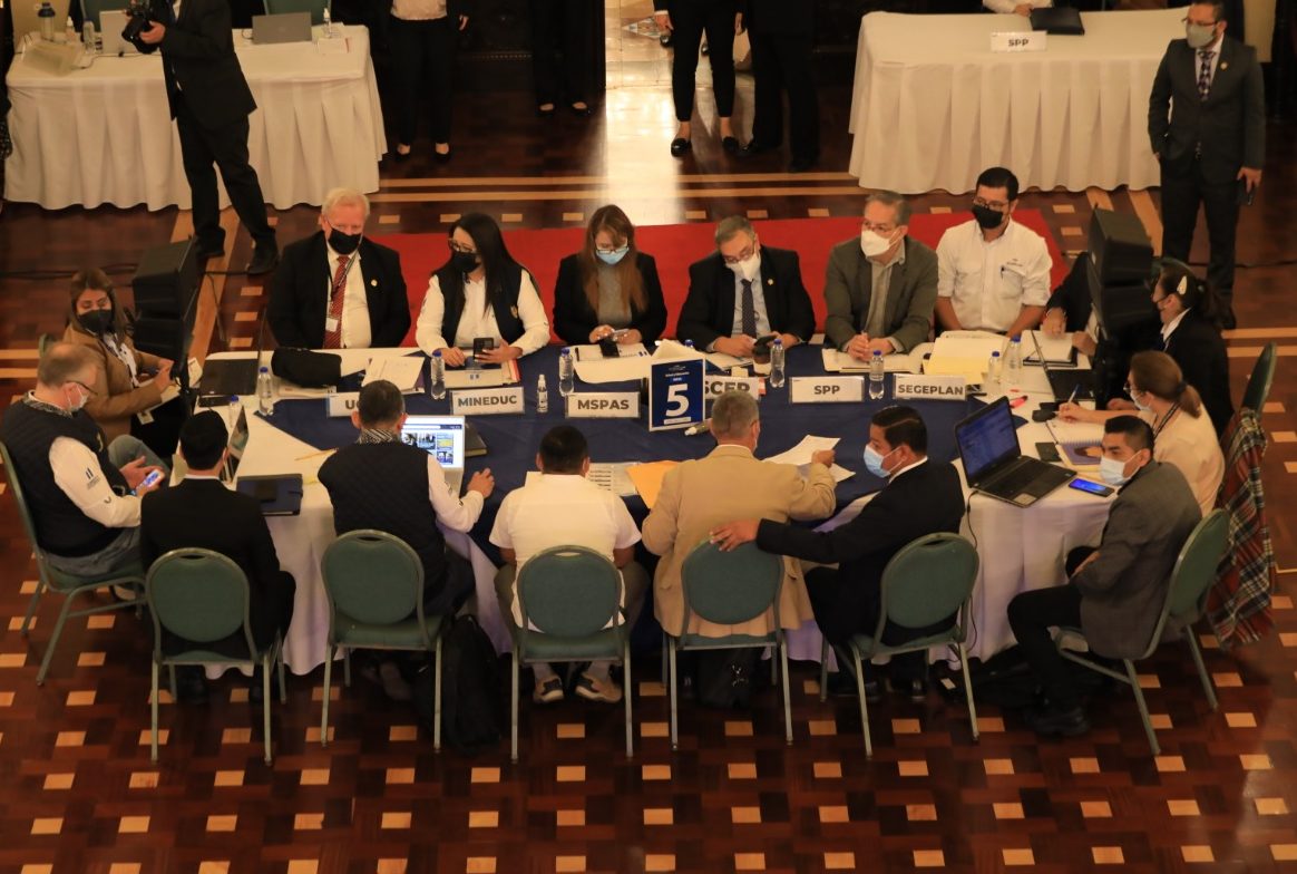 Más de 100 solicitudes y compromisos presidenciales para Petén