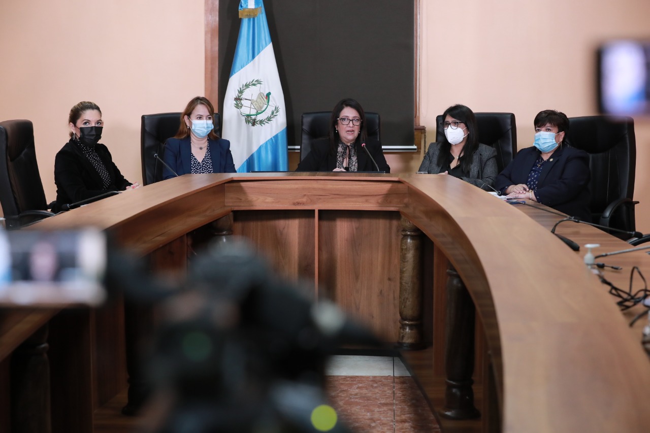 Reiteran compromiso para la prevención y control de COVID-19 en centros educativos