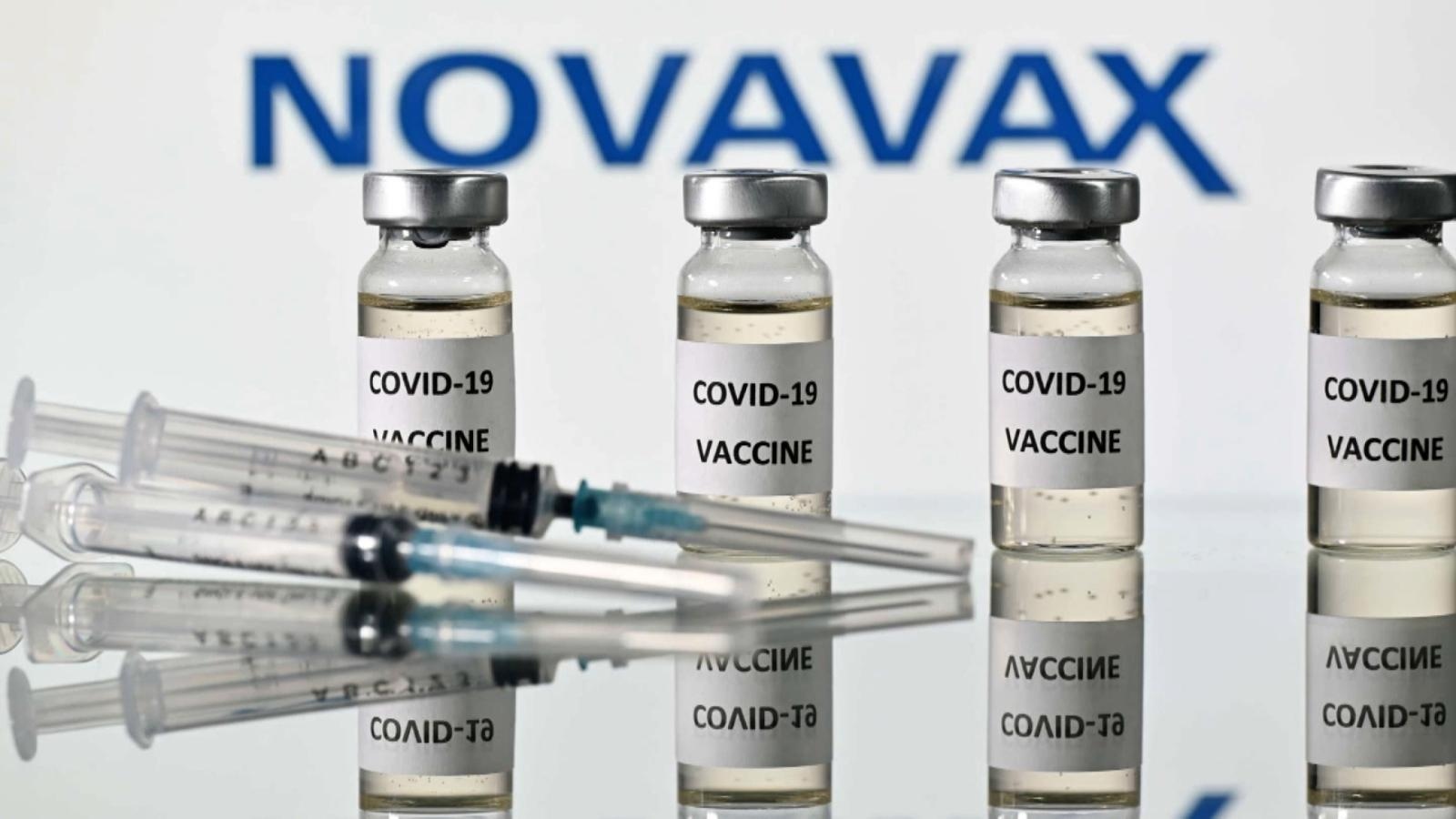 Comité asesor de FDA recomienda uso de vacuna de Novavax contra COVID-19